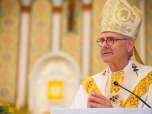 Archbishop Paul S. Coakley preaches during a Mass in the Oklahoma City cathedral in 2021.